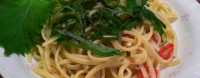 Pâtes ail, huile, piment et… shiso