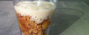 Verrine au crumble mangue-noix de coco et crème vanille